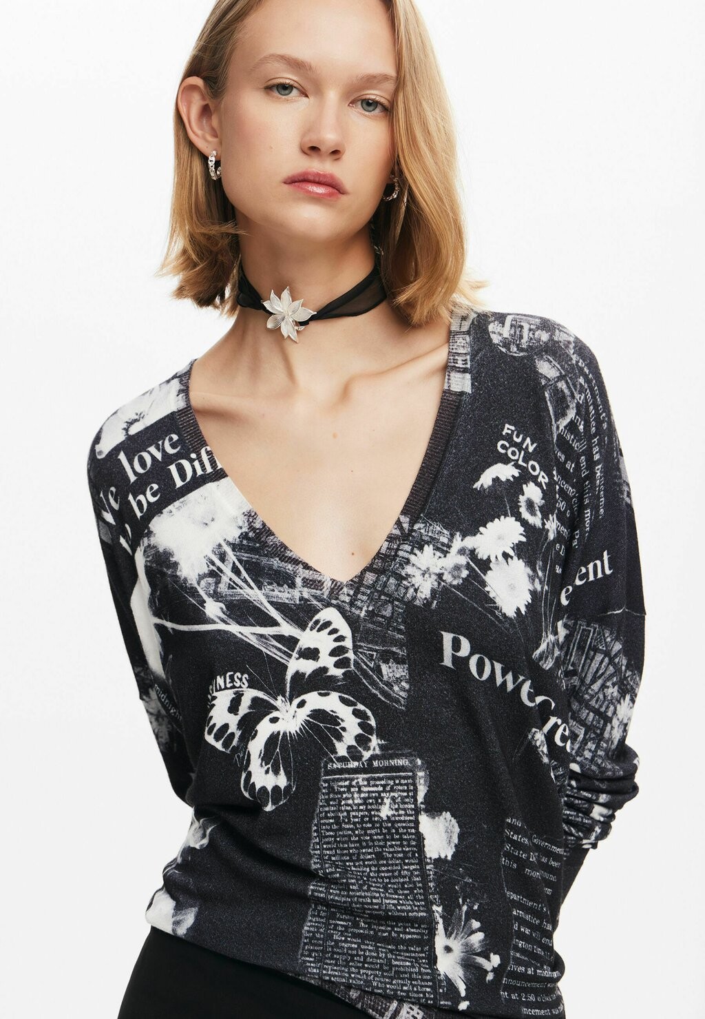 

Джемпер Desigual, черный
