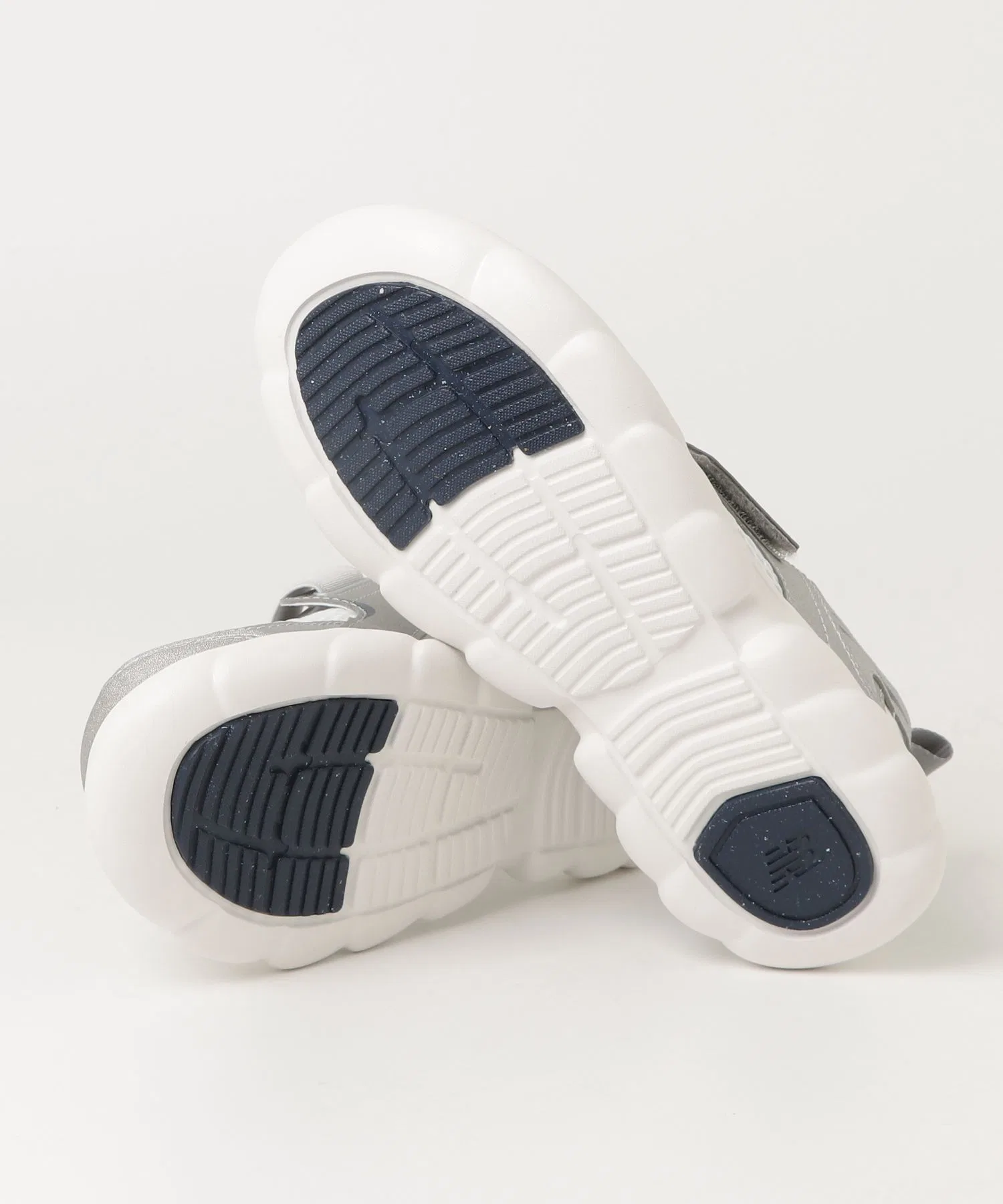 Детские кроссовки New Balance 230 Hook and Loop серебряные — фото 4