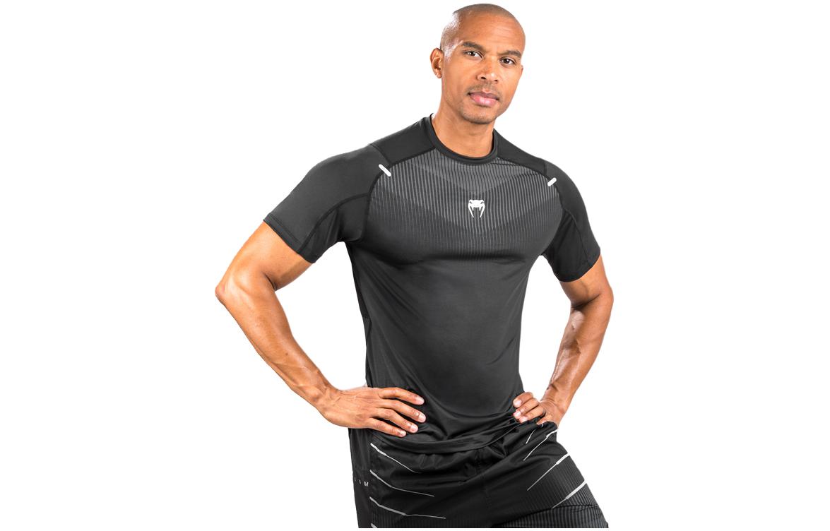 

VENUM Футболка мужская Black Crew Neck Moderate Straight Fit