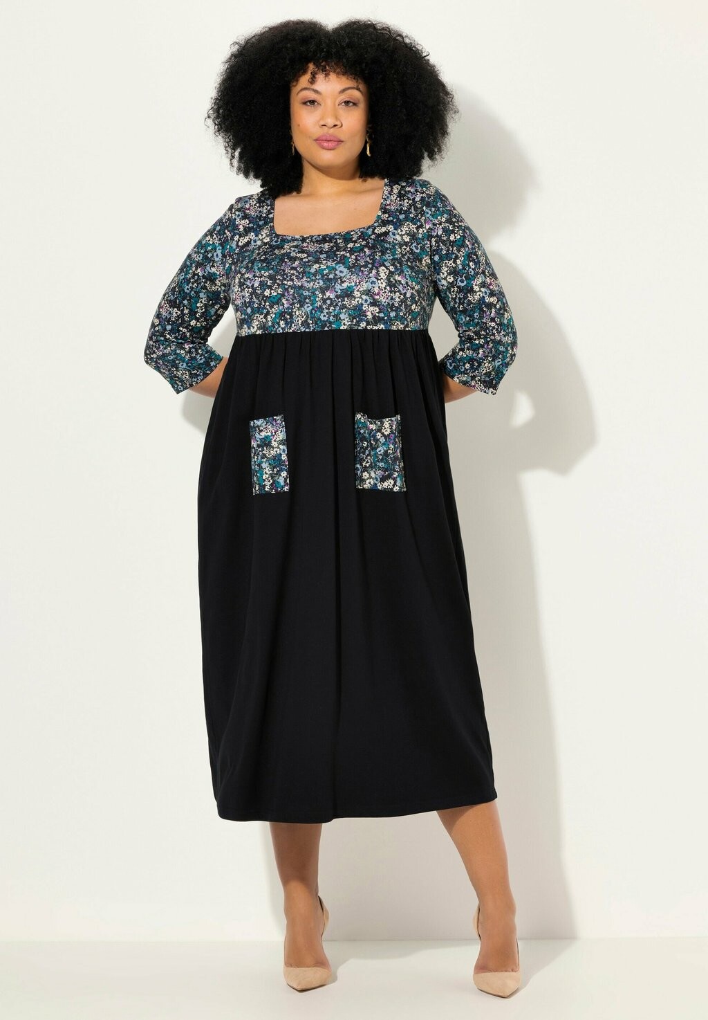 

Платье из джерси FLORAL PANEL 3/4 SLEEVE SQUARE NECK Ulla Popken, черный