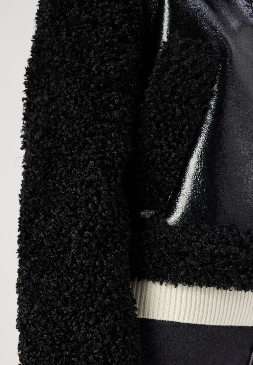 

Зимняя куртка JACKET KARL LAGERFELD, черный