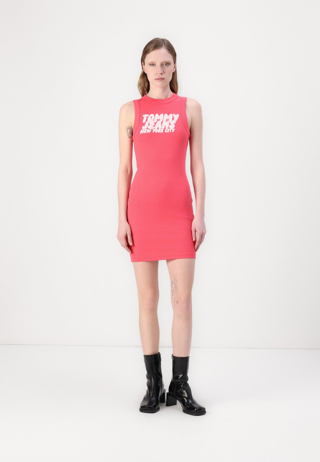 

Платье из джерси BUBBLE TANK DRESS Tommy Jeans, розовый