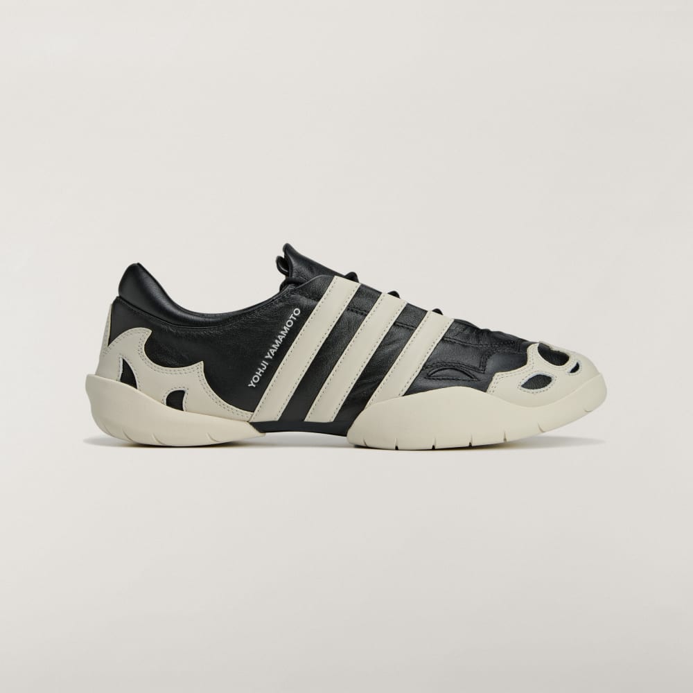 

Кроссовки Adidas Y-3 Regu 2002, цвет Black/Alumina/Alumina