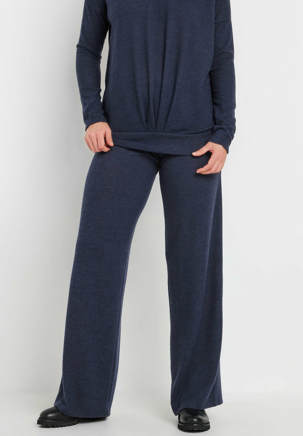 

Спортивные штаны SOFT TOUCH WIDE LEG Long Tall Sally, темно-синий