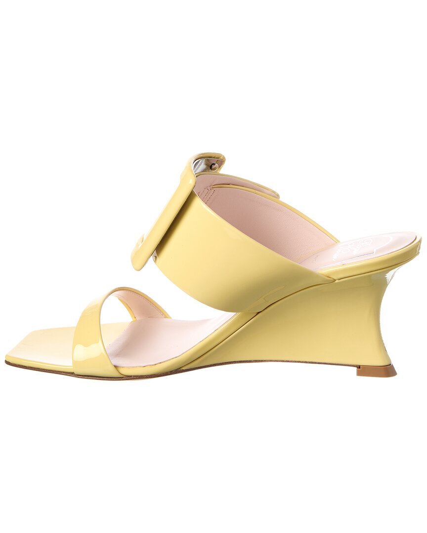 Roger Vivier Viv In The City Patent Wedge Sandal, желтый — фото 2