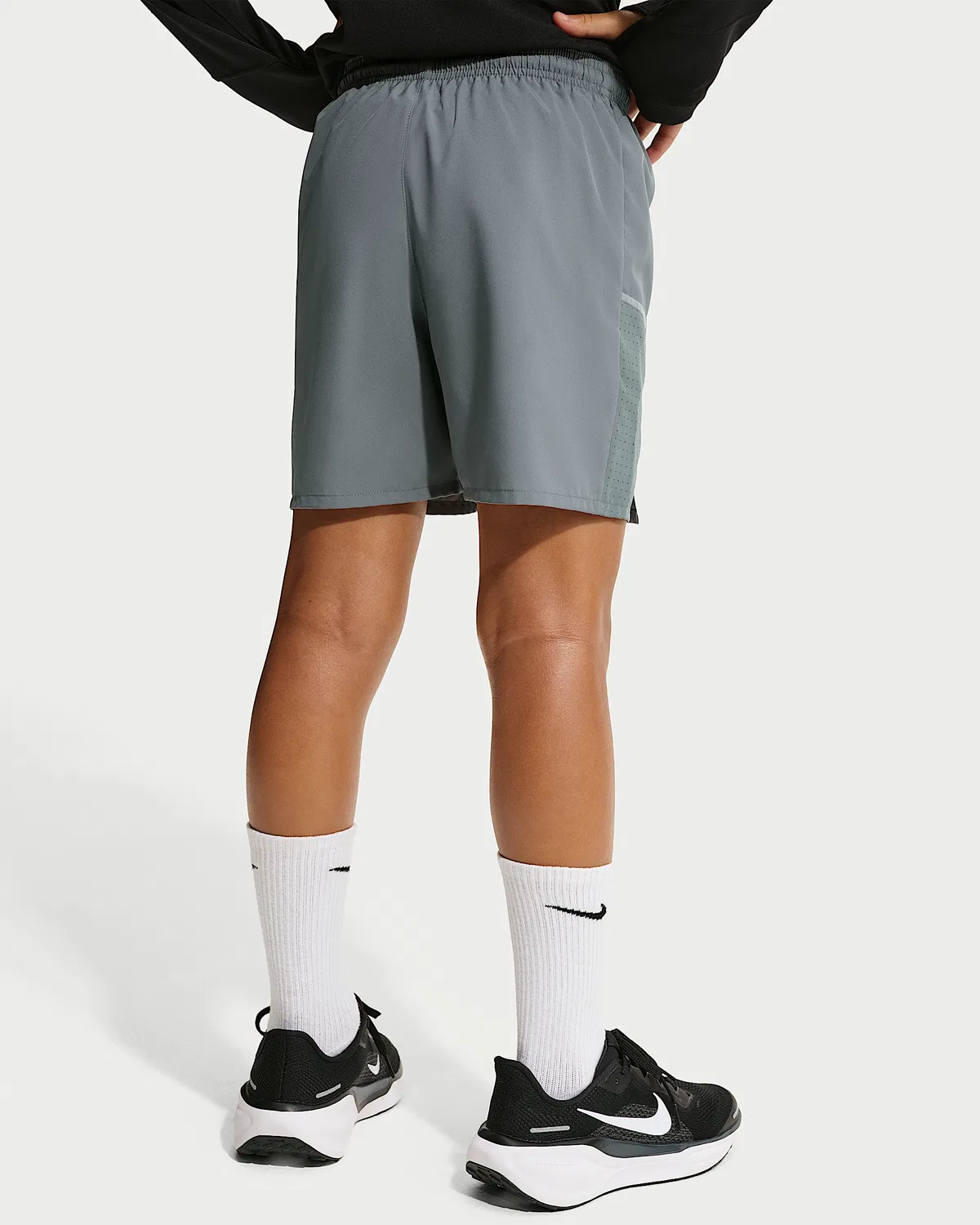 Детские тренировочные шорты Nike Miler Dri-FIT, Smoke Grey/Smoke Grey — фото 3