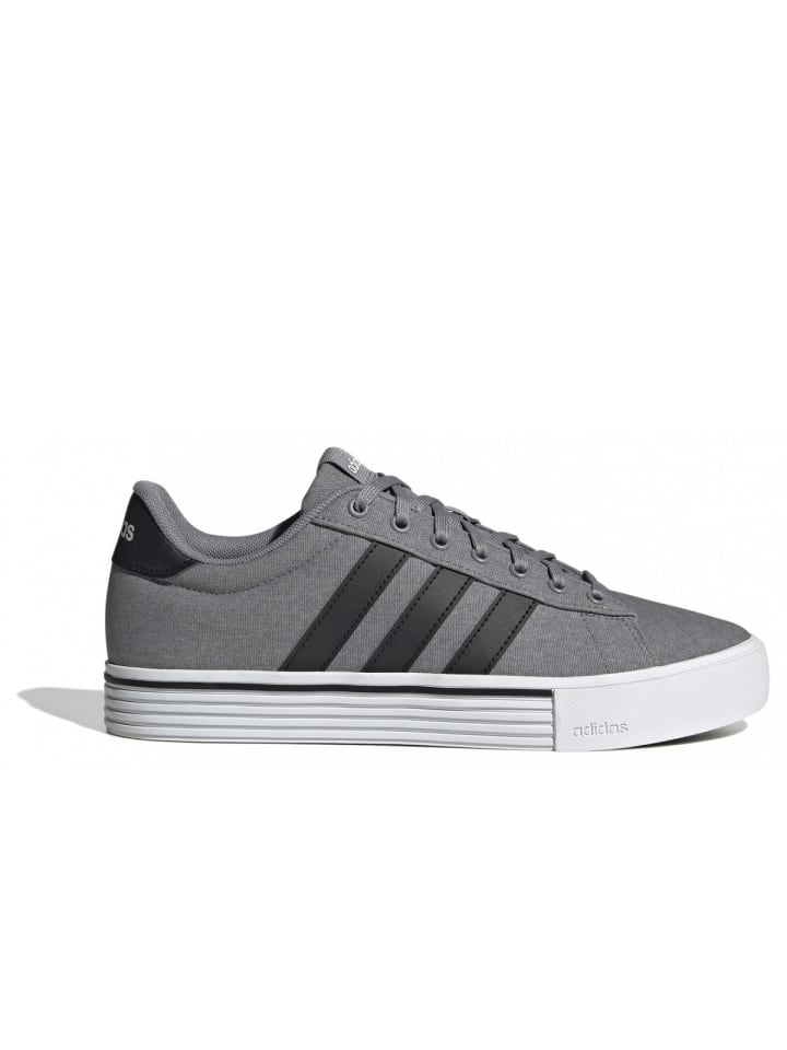 

Кроссовки на шнуровке adidas, серый