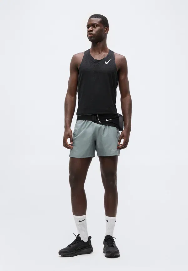 Шорты спортивные Nike Performance, smoke grey/iron grey, дымчато-серый/железно-серый — фото 2
