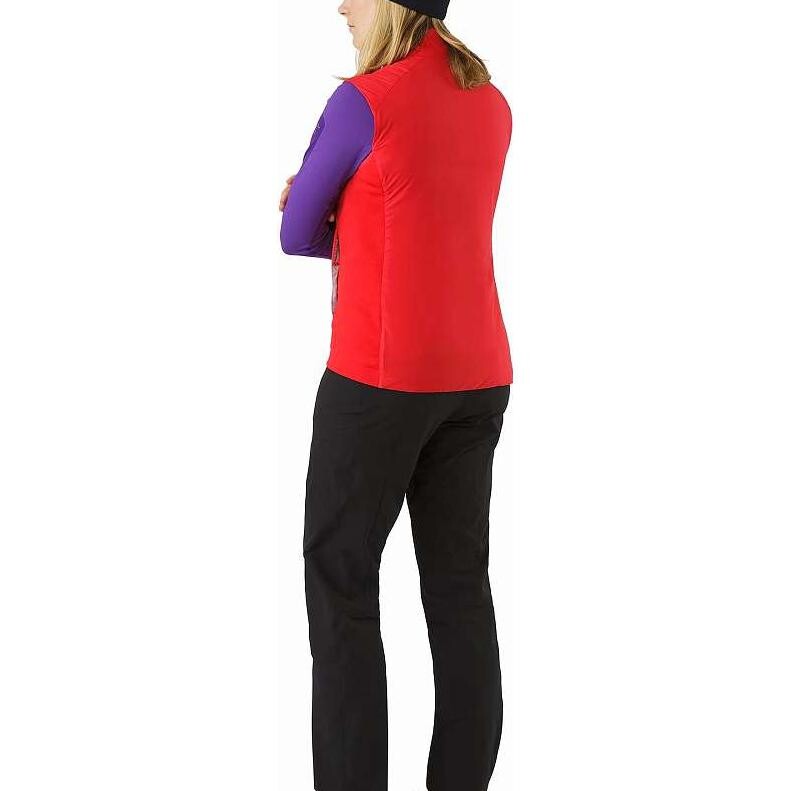Жилет серии Atom женский Arcteryx, цвет Coral Red/Hard Coral — фото 4
