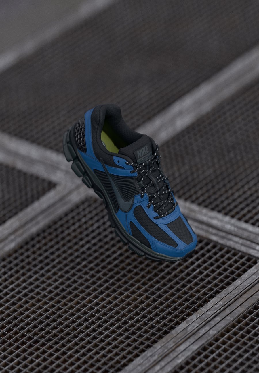 

Кроссовки Nike Sportswear ZOOM VOMERO 5 REFLECT, Black/Star Blue/Metallic Blue