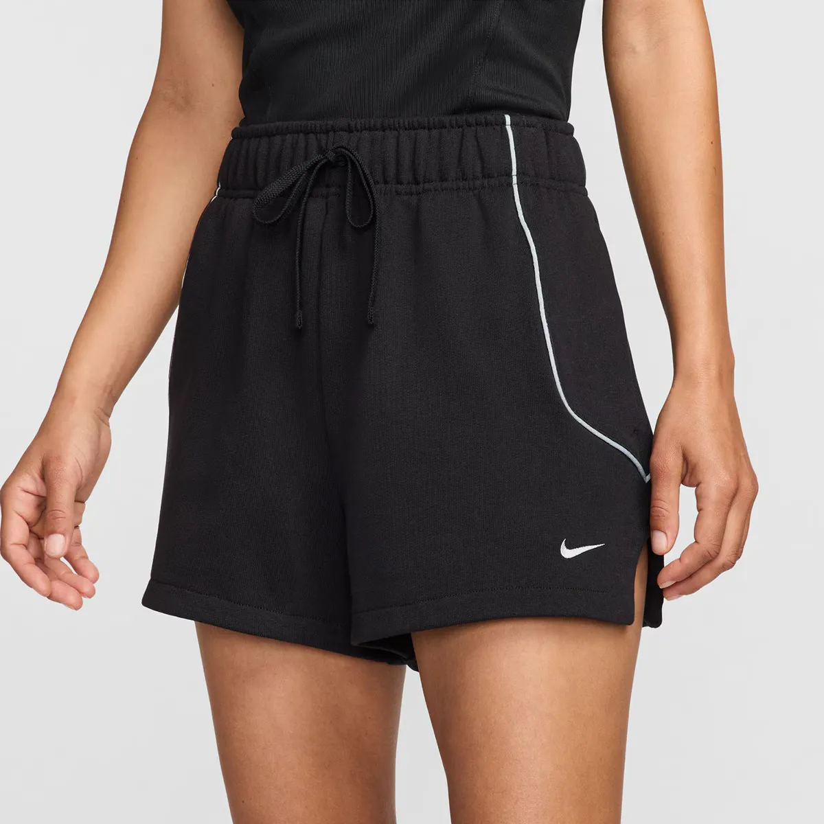 

Женская спортивная одежда Шорты Nike, чёрный