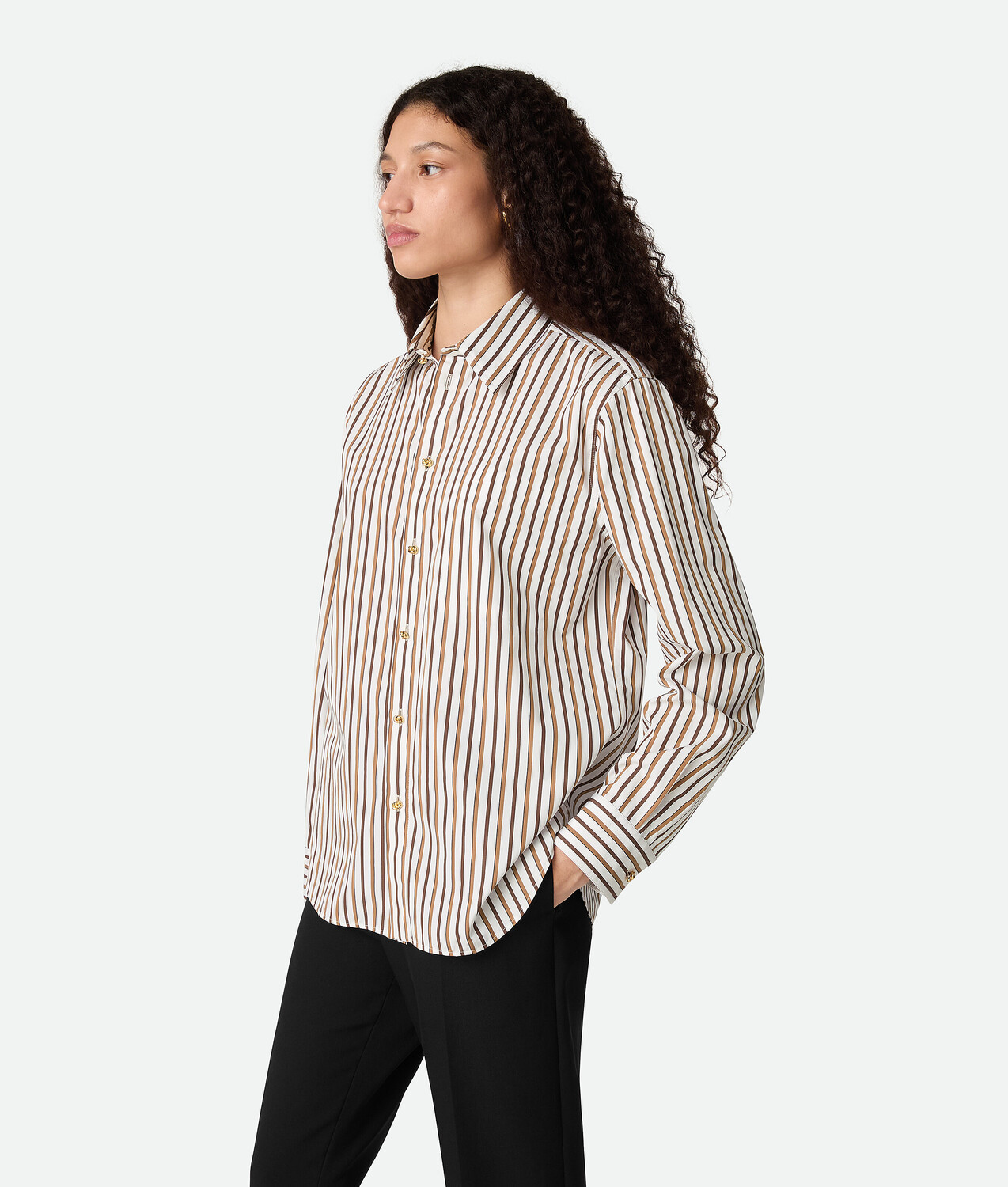 Женская полосатая рубашка Striped Cotton Poplin Shirt BOTTEGA VENETA, бежевый — фото 2