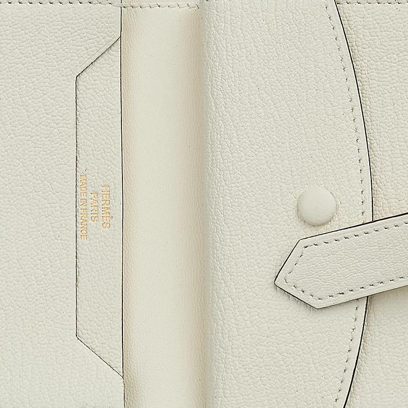 HERMES Кошелёк Bearn Chevre Mysore Goatskin Mini Women's 0T Mushroom White — фото 3
