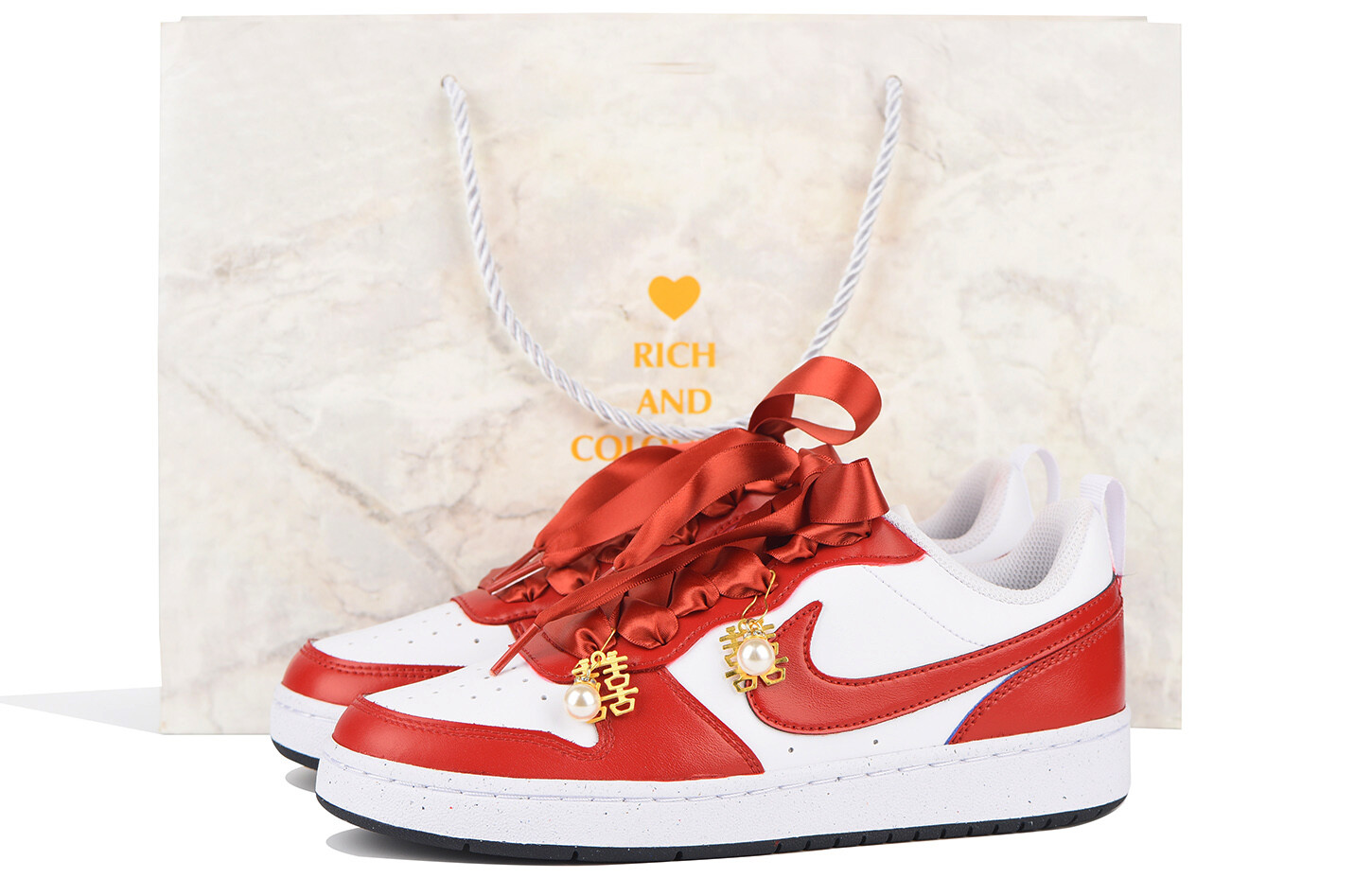 

Женские кроссовки для скейтбординга Nike Court Borough, Red