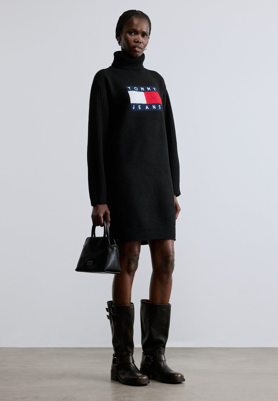 

Платье Tommy Jeans TURTLENECK FLAG DRESS , Black