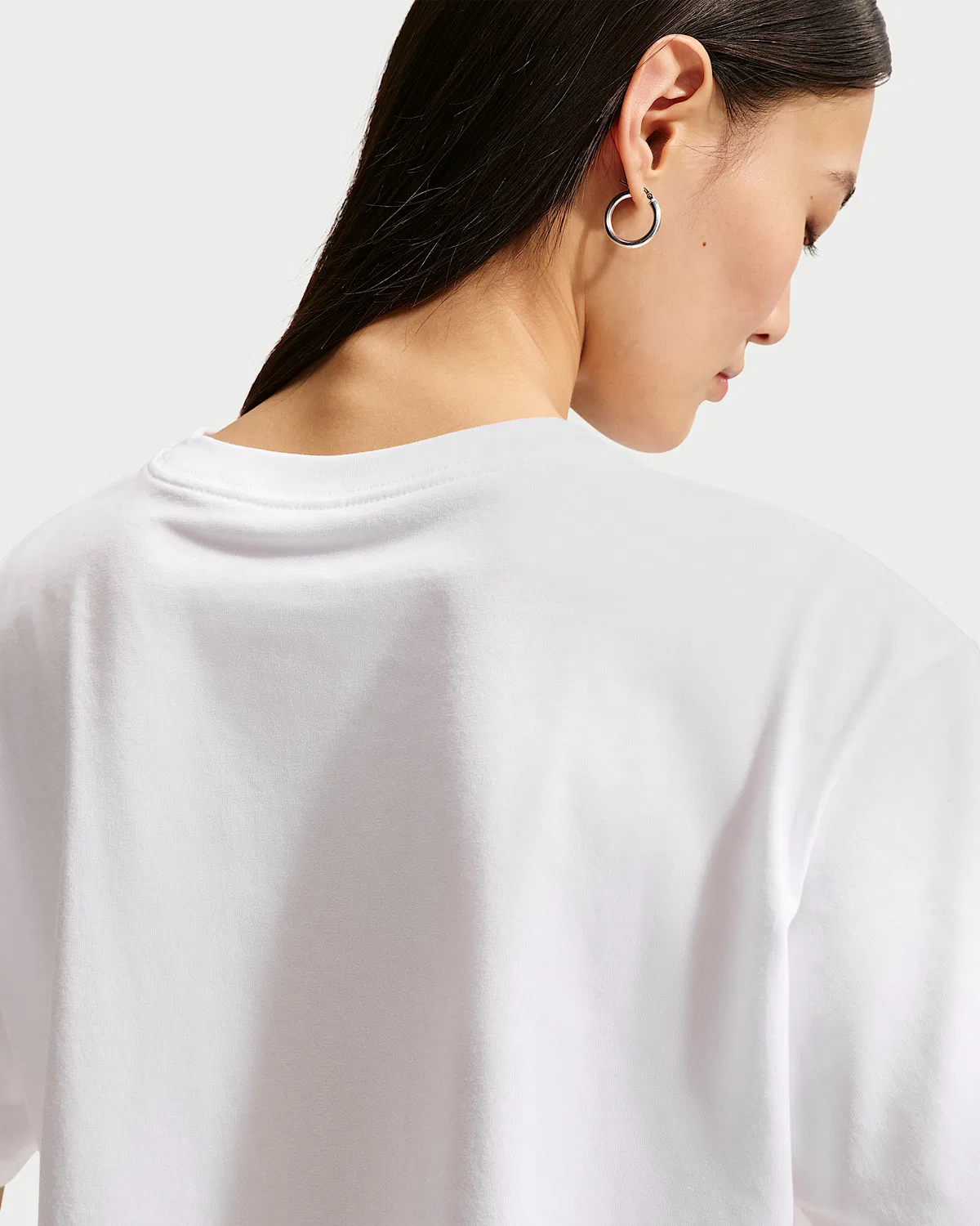 Женский свободный короткий топ с коротким рукавом Nike Sportswear Classic, White/Black — фото 2