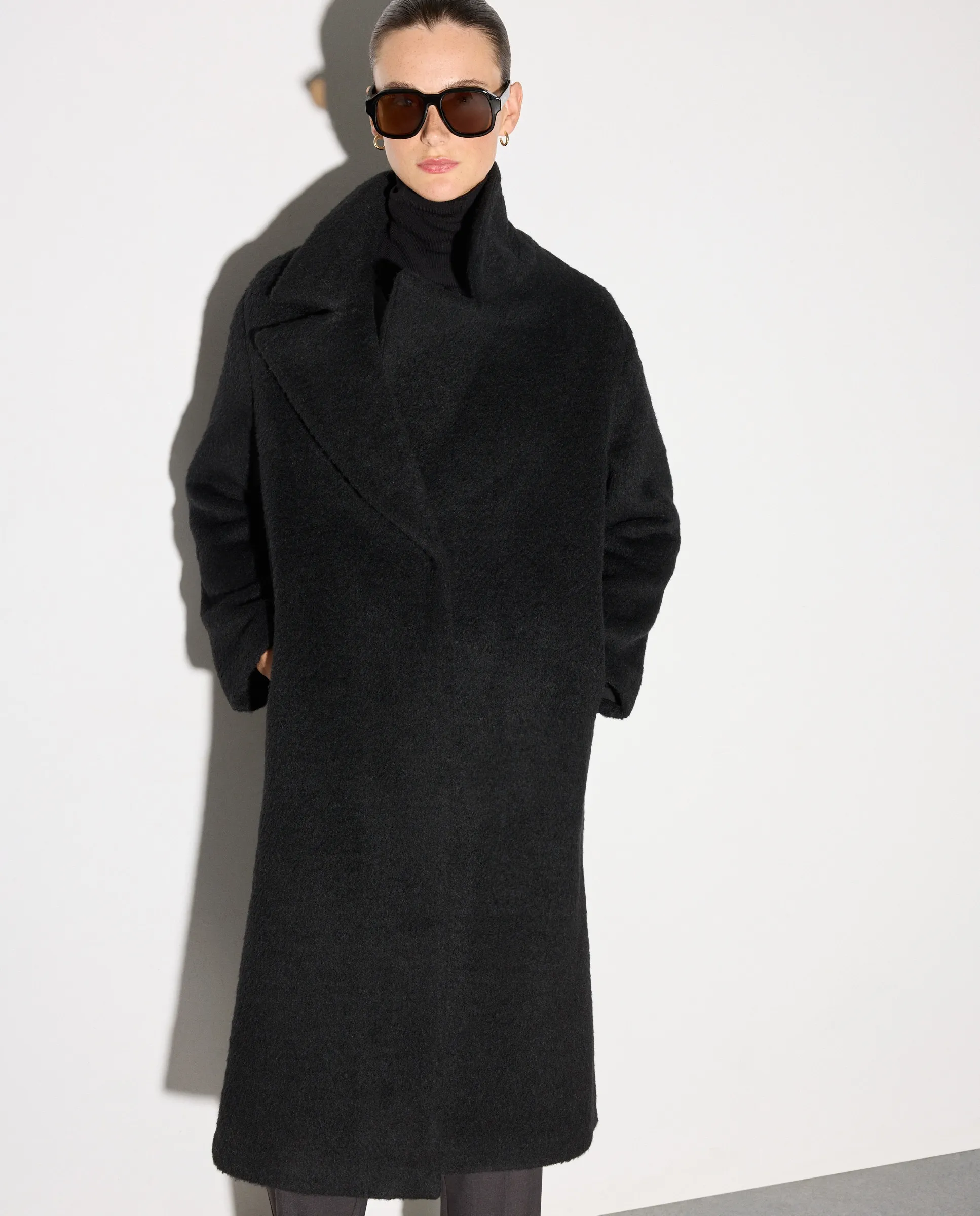 

Длинное женское пальто из мохера Woman El Corte Inglés, черный