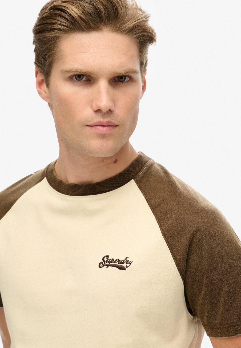 

Футболка с принтом ESSENTIAL LOGO BASEBALL Superdry, бежевый