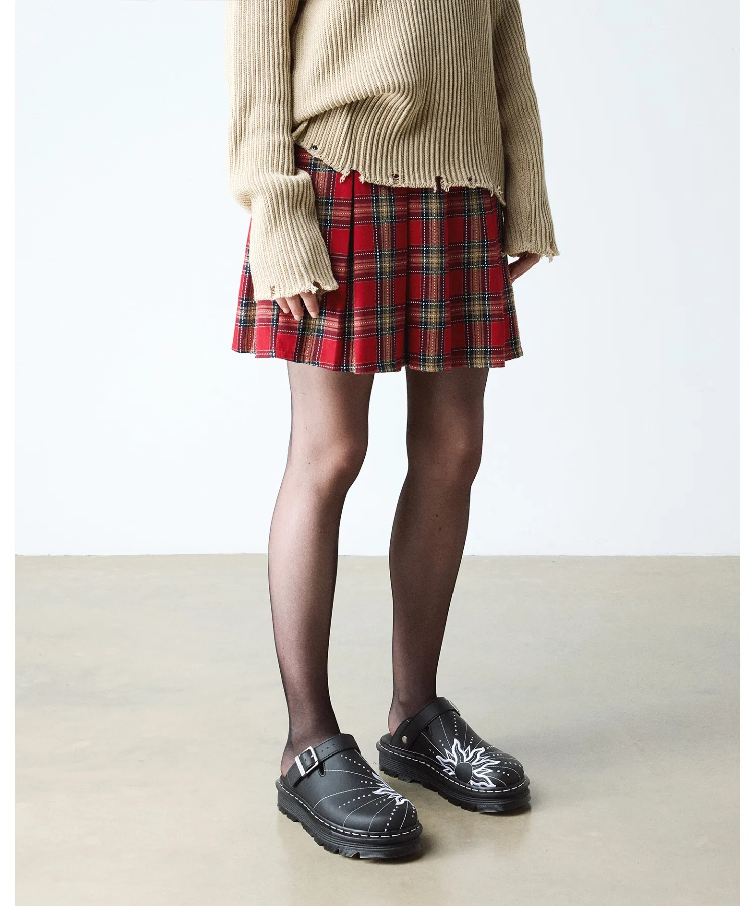 Унисекс мюли Dr. Martens ZEBZAG из кожи с вышивкой чёрные — фото 3