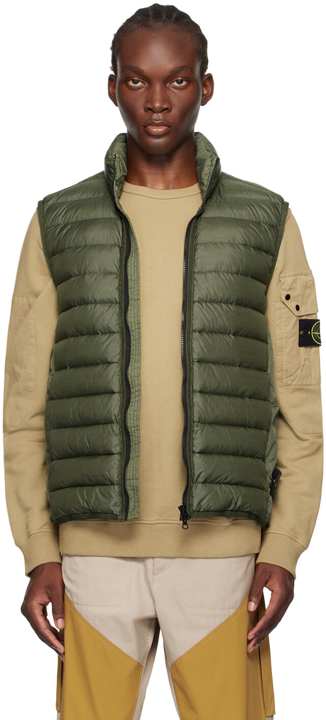 

Зеленый стеганый жилет на пуху Stone Island