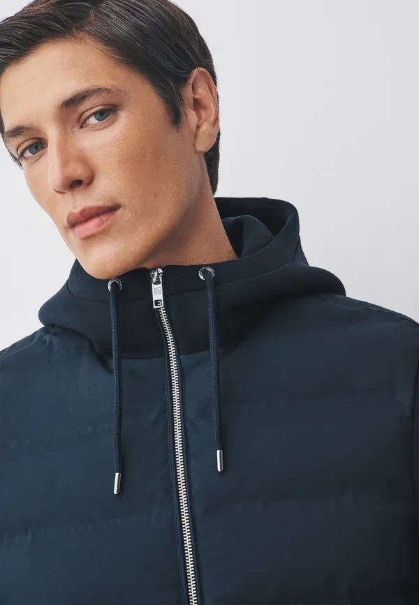 Куртка Regular fit hybrid quilted light Next, темно-синий — фото 4