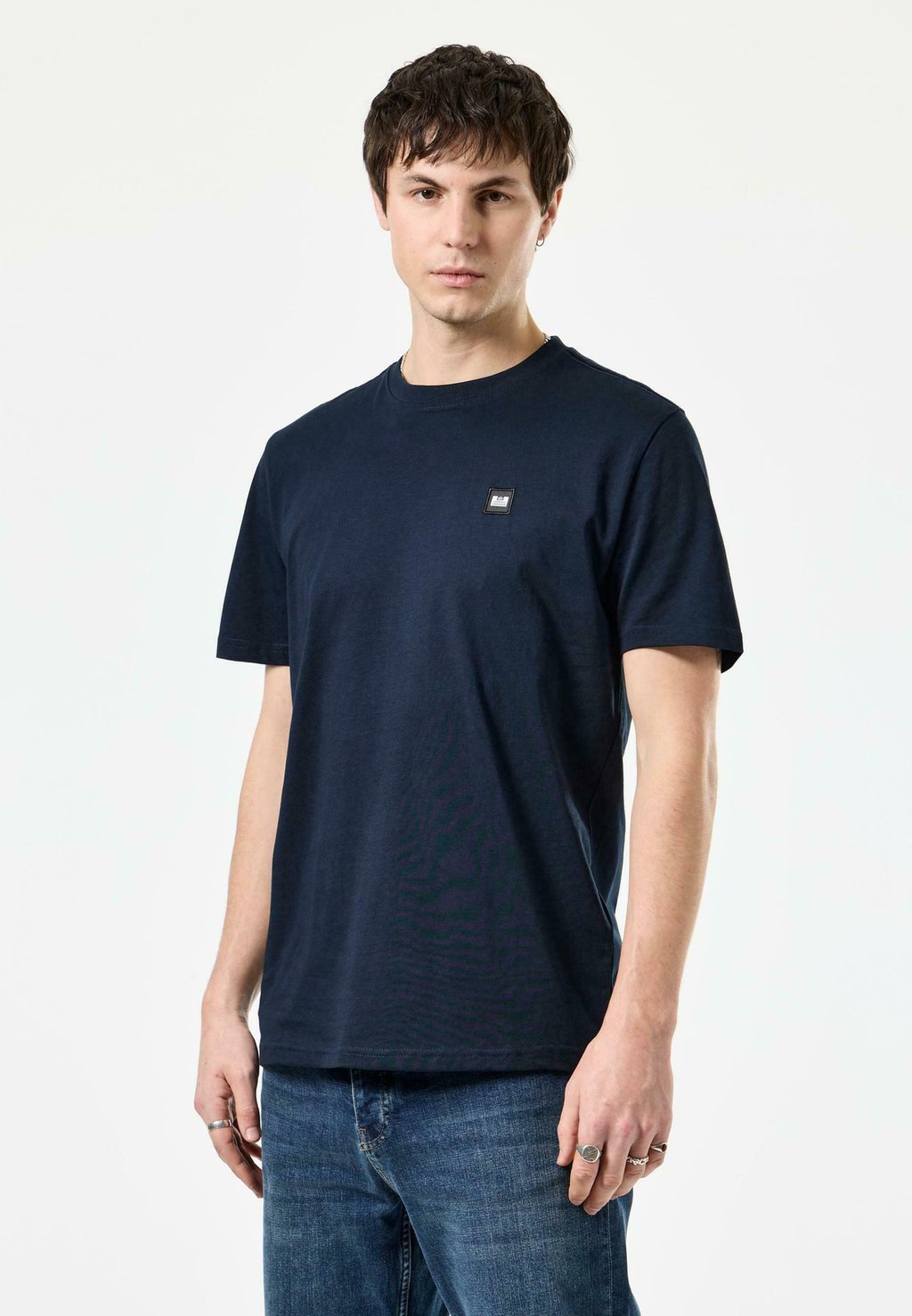

Базовая футболка CANNON BADGE TEE Weekend Offender, темно-синий