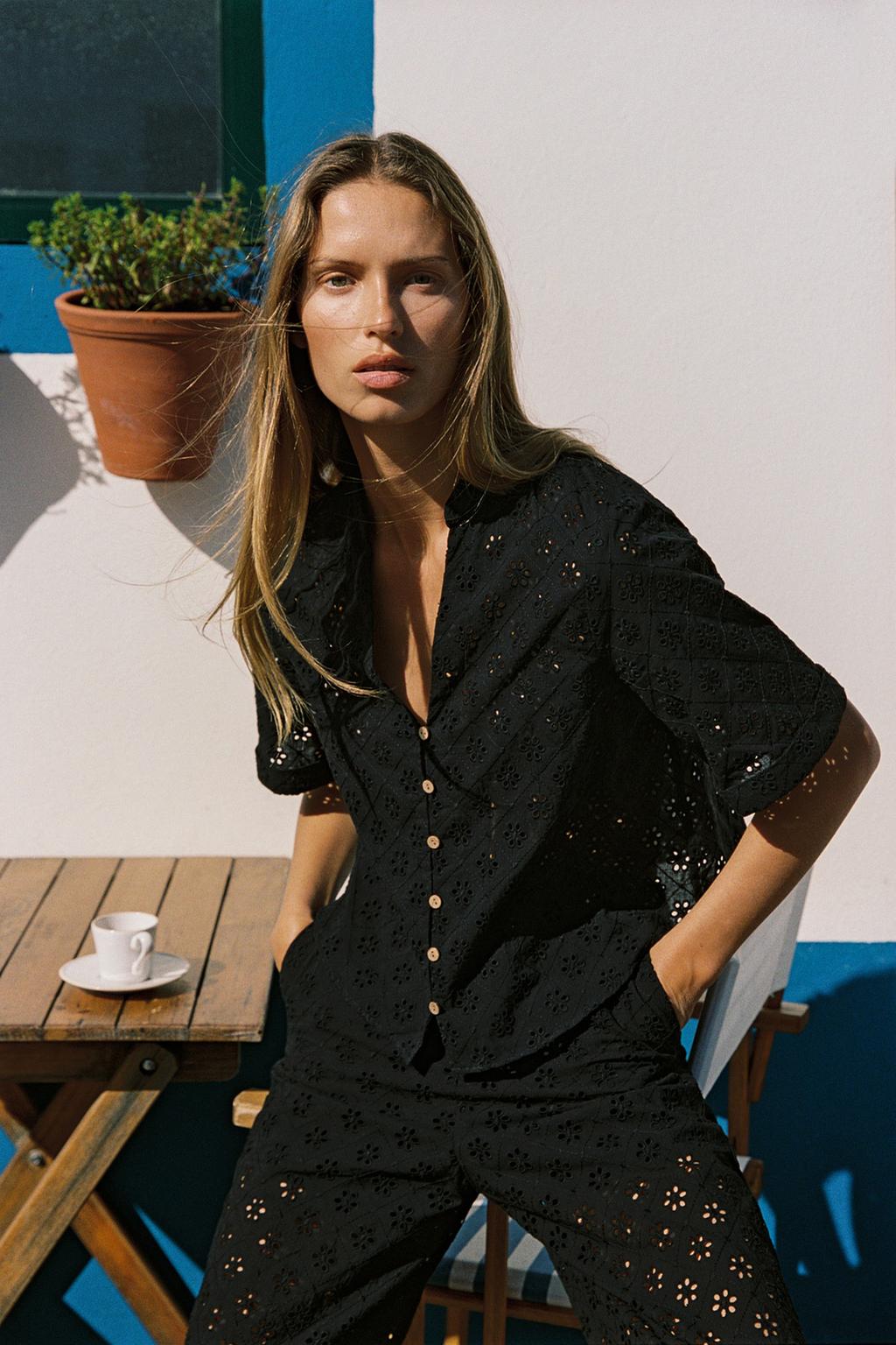 

Рубашка с ажурной вышивкой ZARA, черный