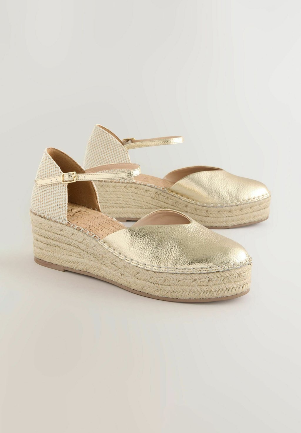 Босоножки на платформе STANDARD WIDE FIT - FOREVER COMFORT CLOSED TOE - Platform heels Next, золотой — фото 2