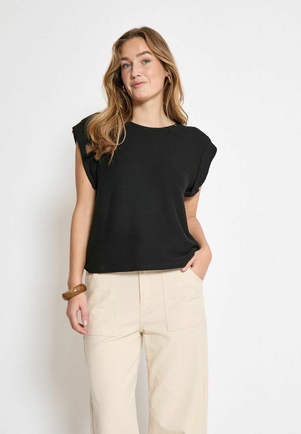 

Базовая футболка PEPPERCORN, черный