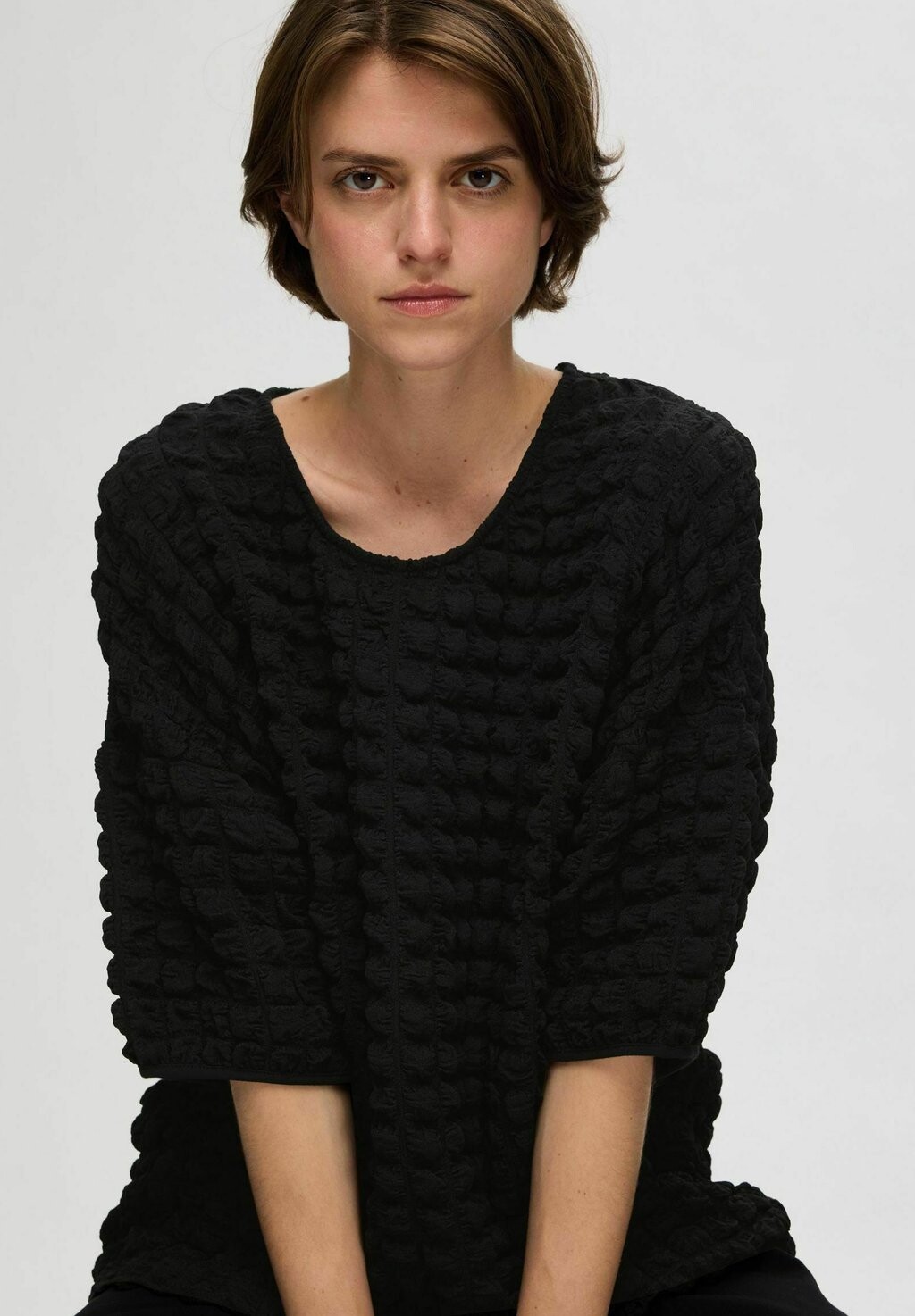 

Блуза MIT 3/4-ÄRMELN TEXTURIERTES Selected Femme, черный