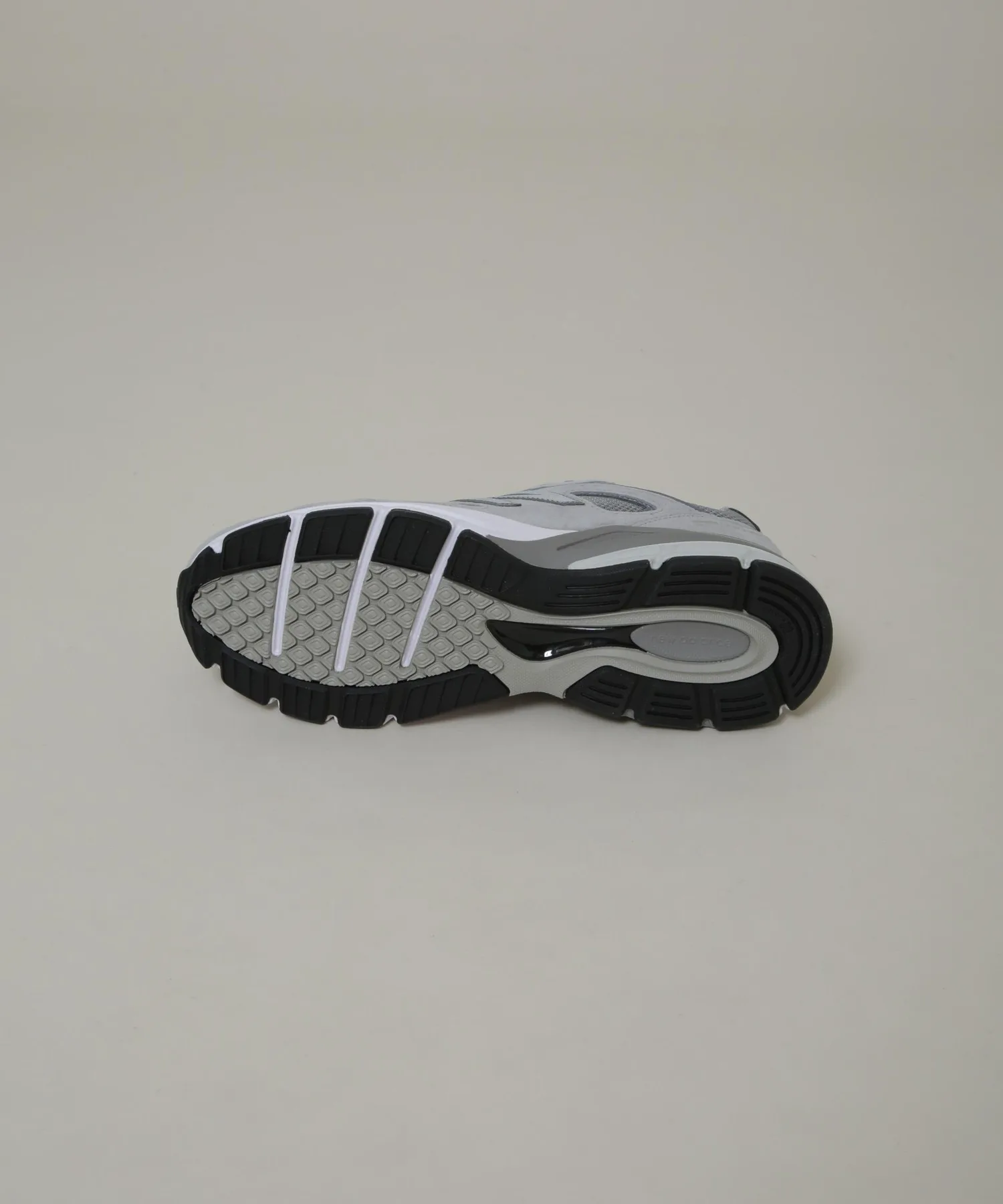 Мужские кроссовки New Balance U990v4 серые — фото 4