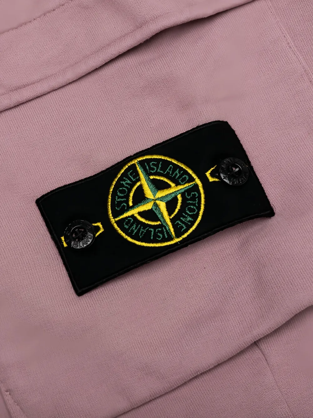 Флисовые брюки с карманами-карго Stone Island, розовый — фото 4