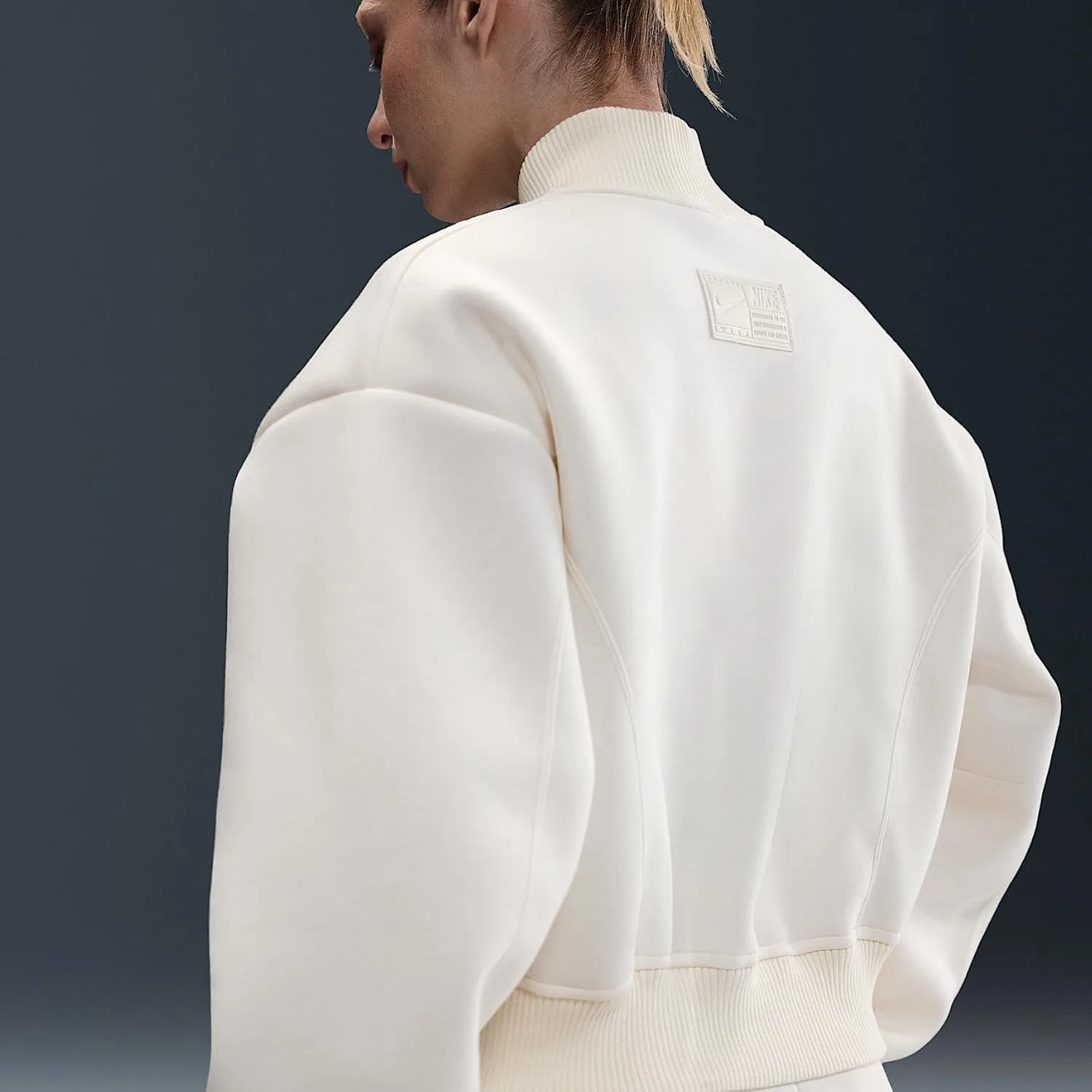 Женская куртка Oversize Destroyer, Nike, Pale Ivory/Sail — фото 2