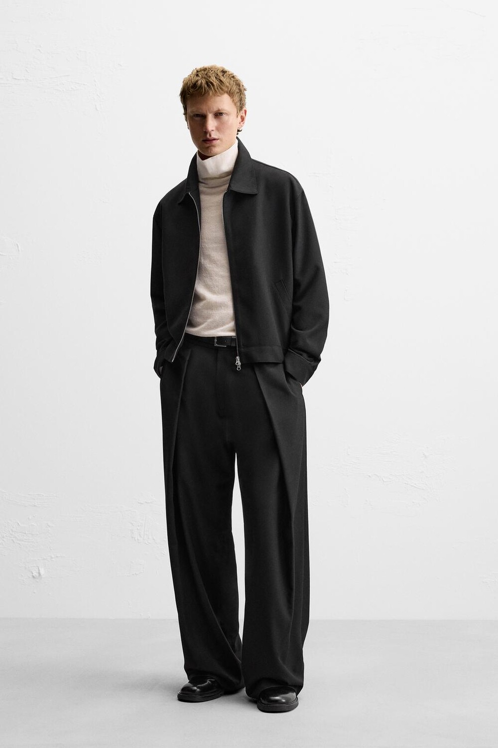 

Укороченная куртка ZARA, черный