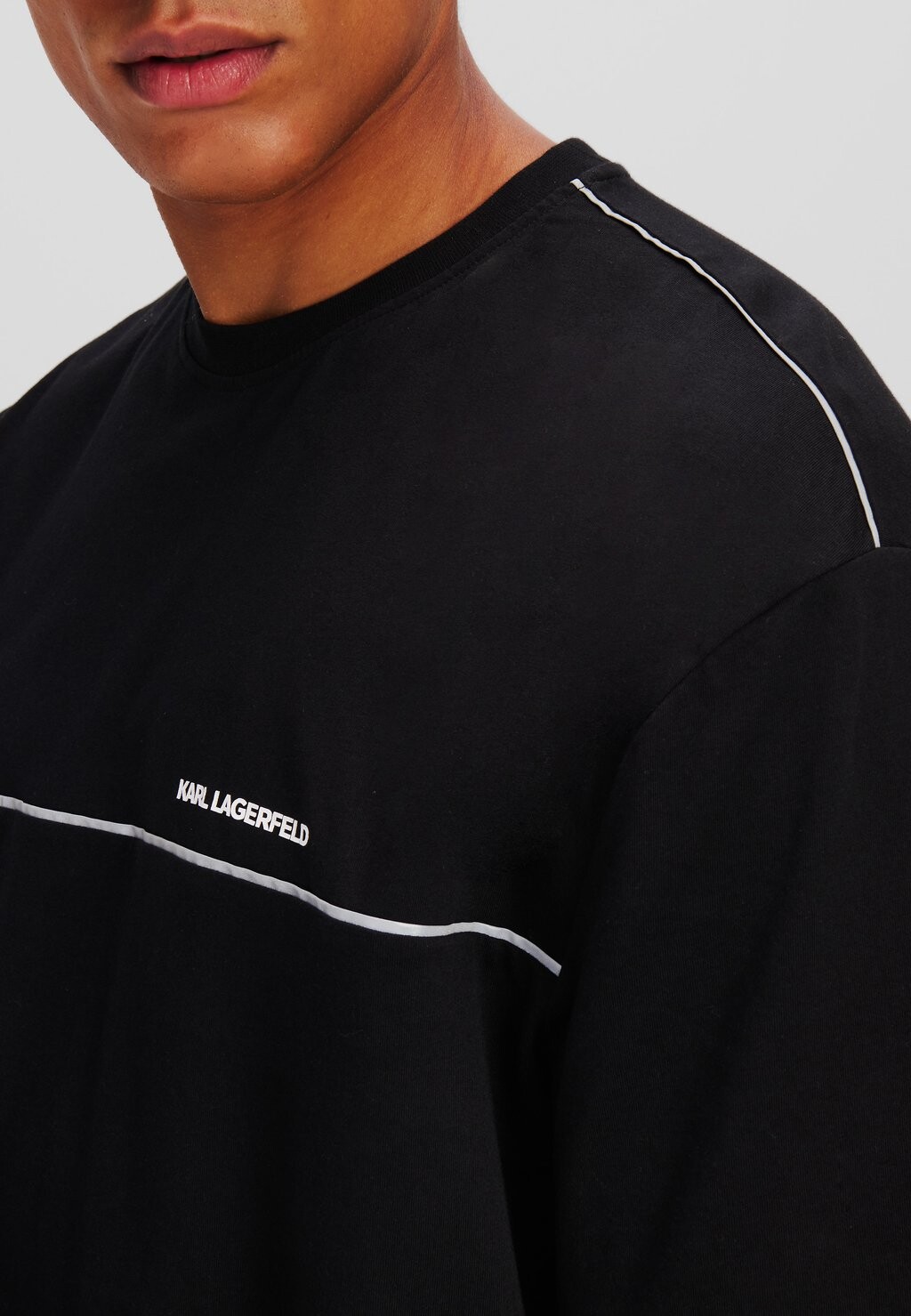 

Базовая футболка REFLECTIVE PIPE-LINED KARL LAGERFELD, черный