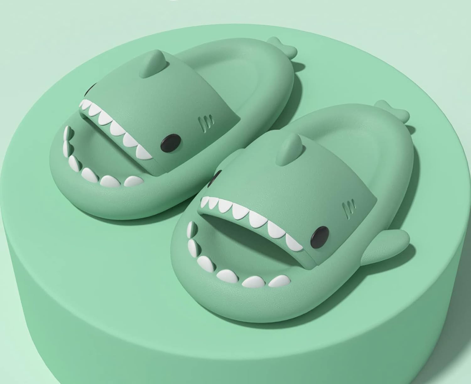 Тапочки Roscylco Shark Cloud, милые шлепанцы с акулой для женщин и мужчин, летние тапочки-сандалии для мальчиков и девочек, спа-платформа, нескользящие пляжные сандалии с открытым носком, душевые тапочки для пары Rosyclo, светло-зеленый — фото 2