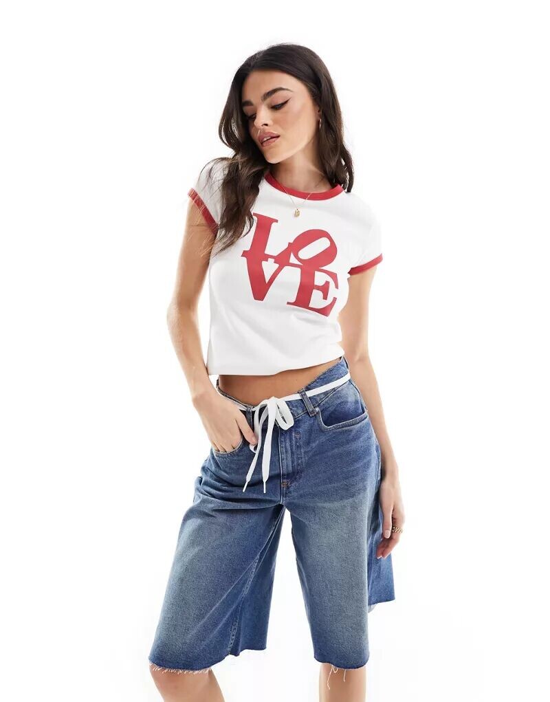 

Белая футболка Stradivarius с принтом «Love»
