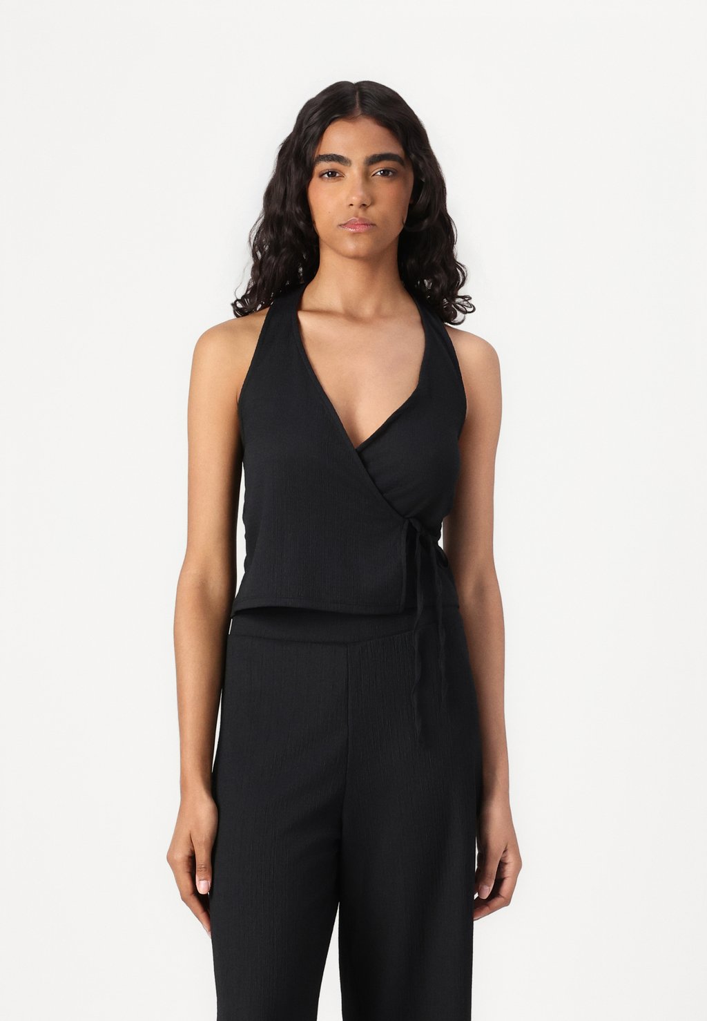 

Топ ONLBILL HALTER TIE ONLY, черный