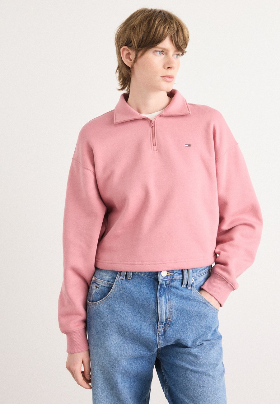 

Толстовка Tommy Jeans ZIP MOCK NECK, Tahiti Berry/Pink