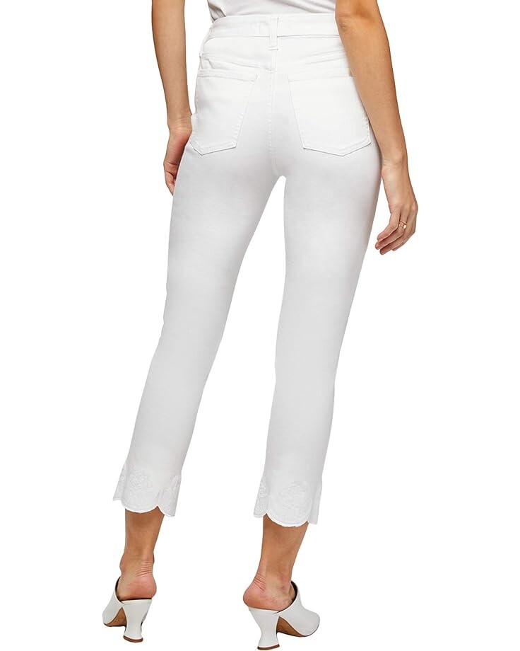

Джинсы JEN7 Ankle Straight Jeans w/ Deco Scallop Hem, белый