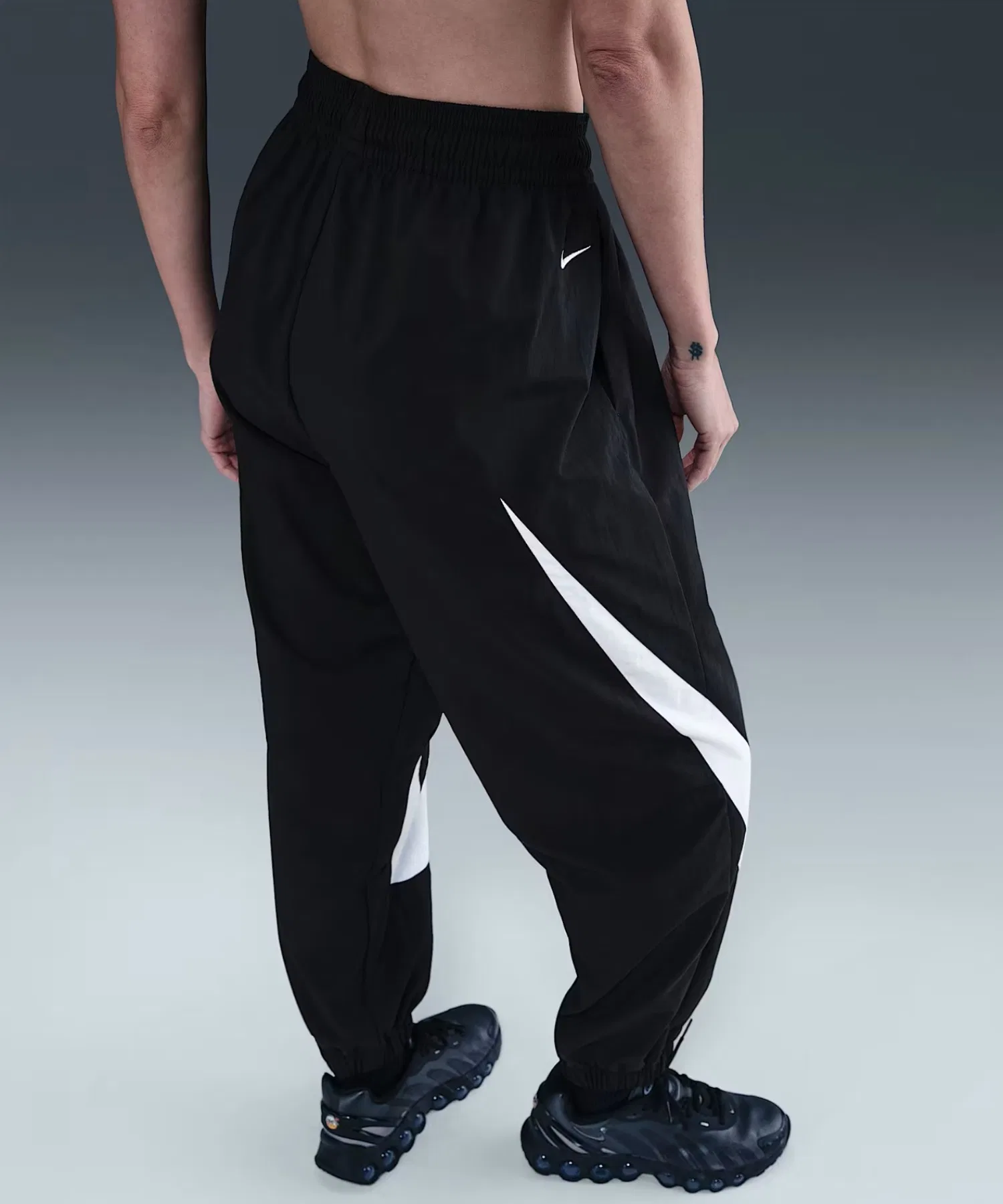 Женские трек-штаны NIKE TRACK PANT HV2358-010/HV2358-547 — фото 3
