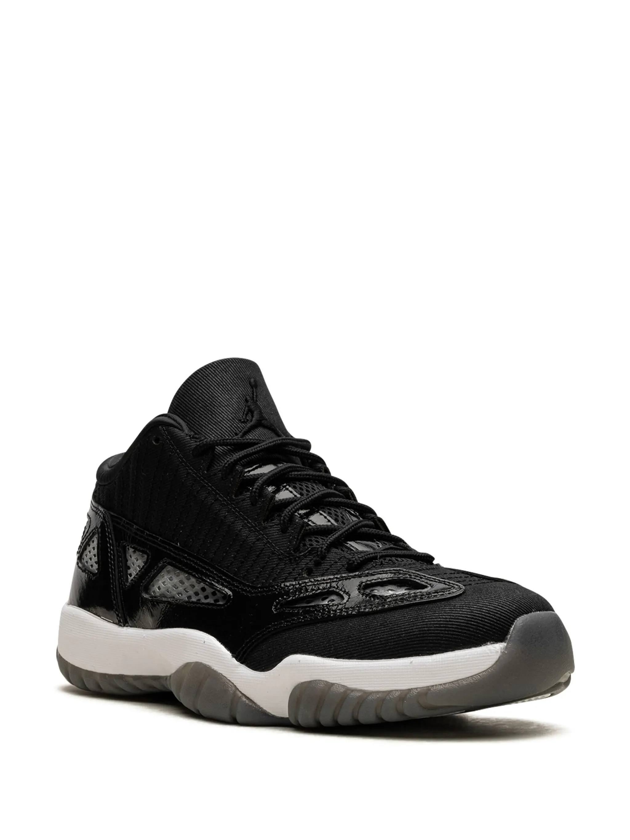 Кроссовки Air Jordan 11 Low IE Black/White, черный — фото 2