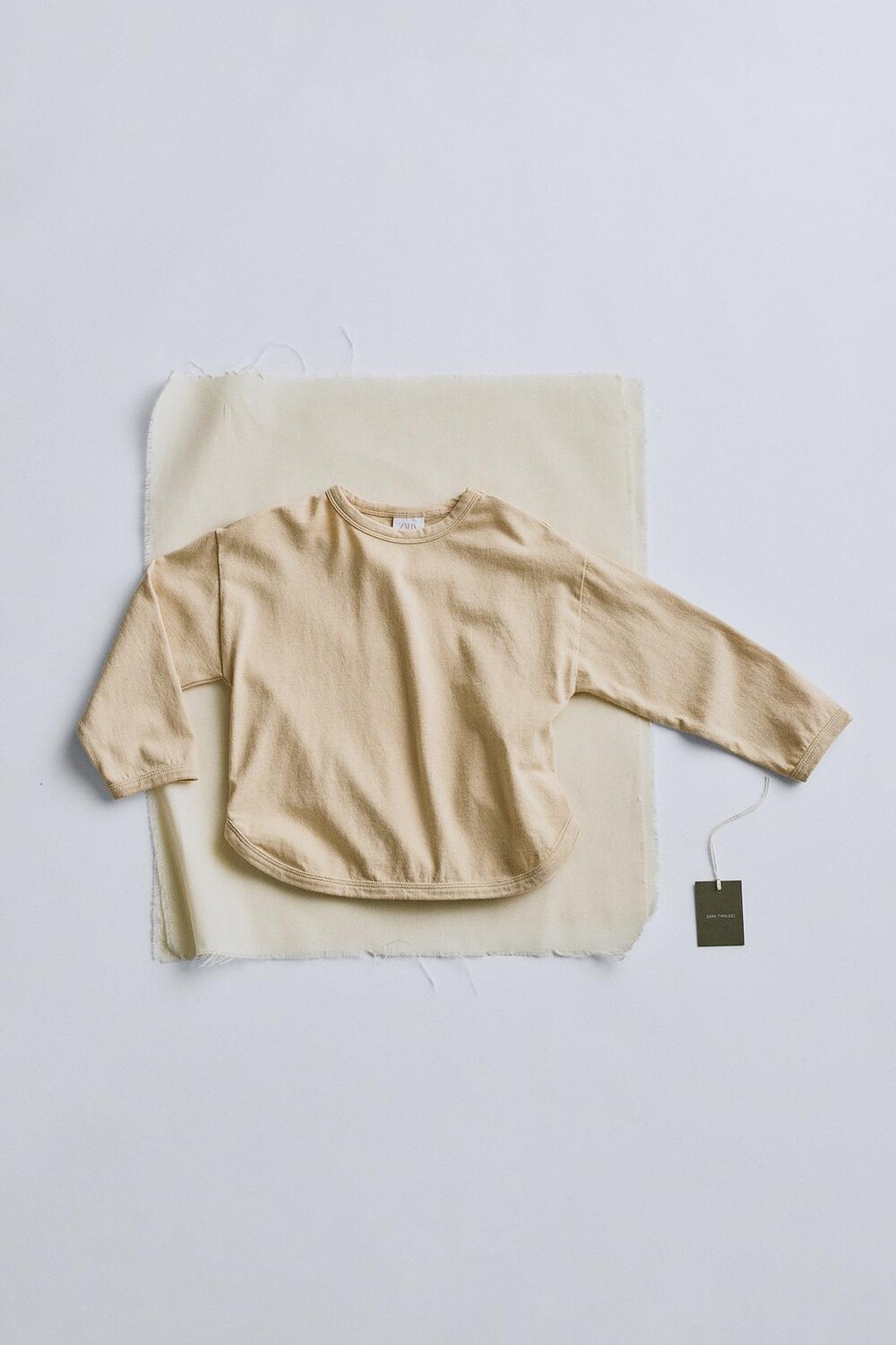 

Timelesz - однотонная футболка с стиркой ZARA, ваниль