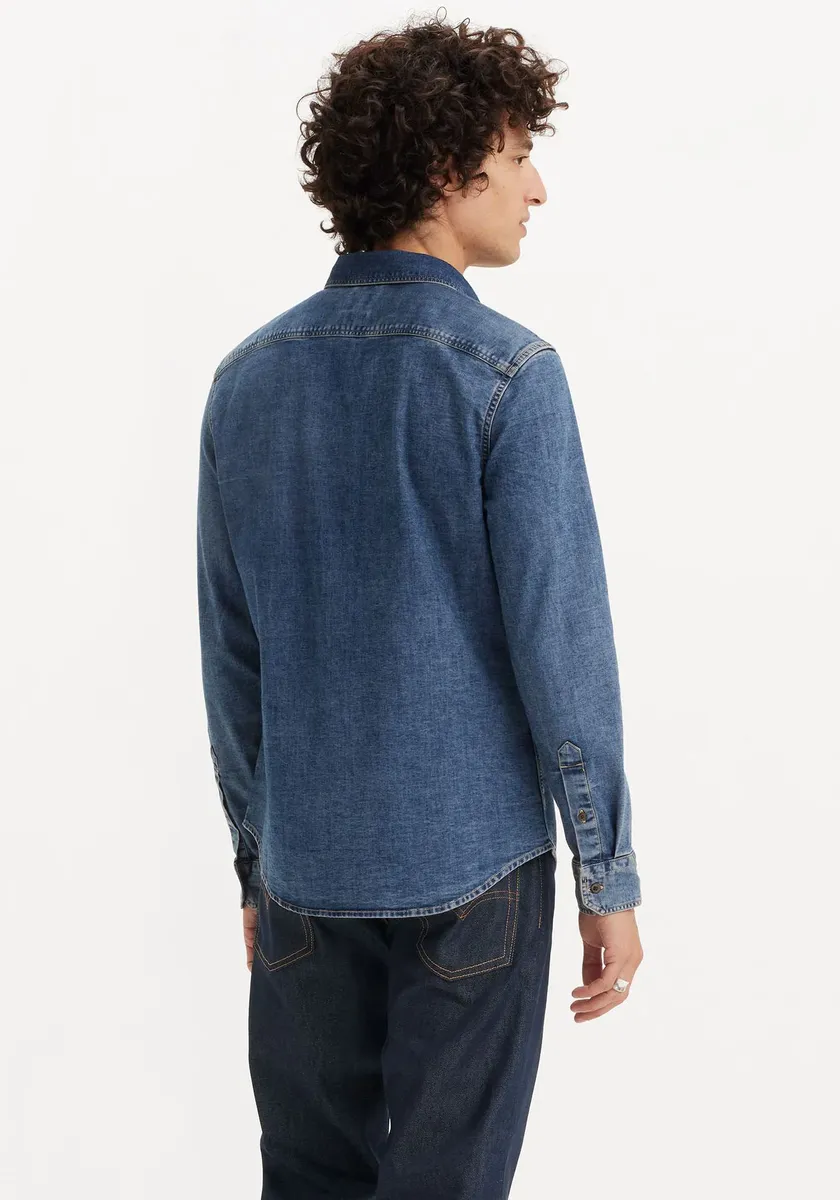 Джинсовая рубашка Levi's "LS BATTERY HM SHIRT SLIM", изготовлена ​​из легкой в ​​уходе смеси хлопка, цвет Trinity Medium Wash — фото 2