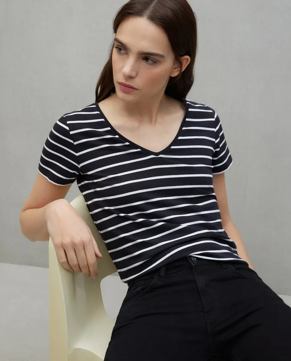 

Женская однотонная футболка с коротким рукавом Easy Wear, чёрный