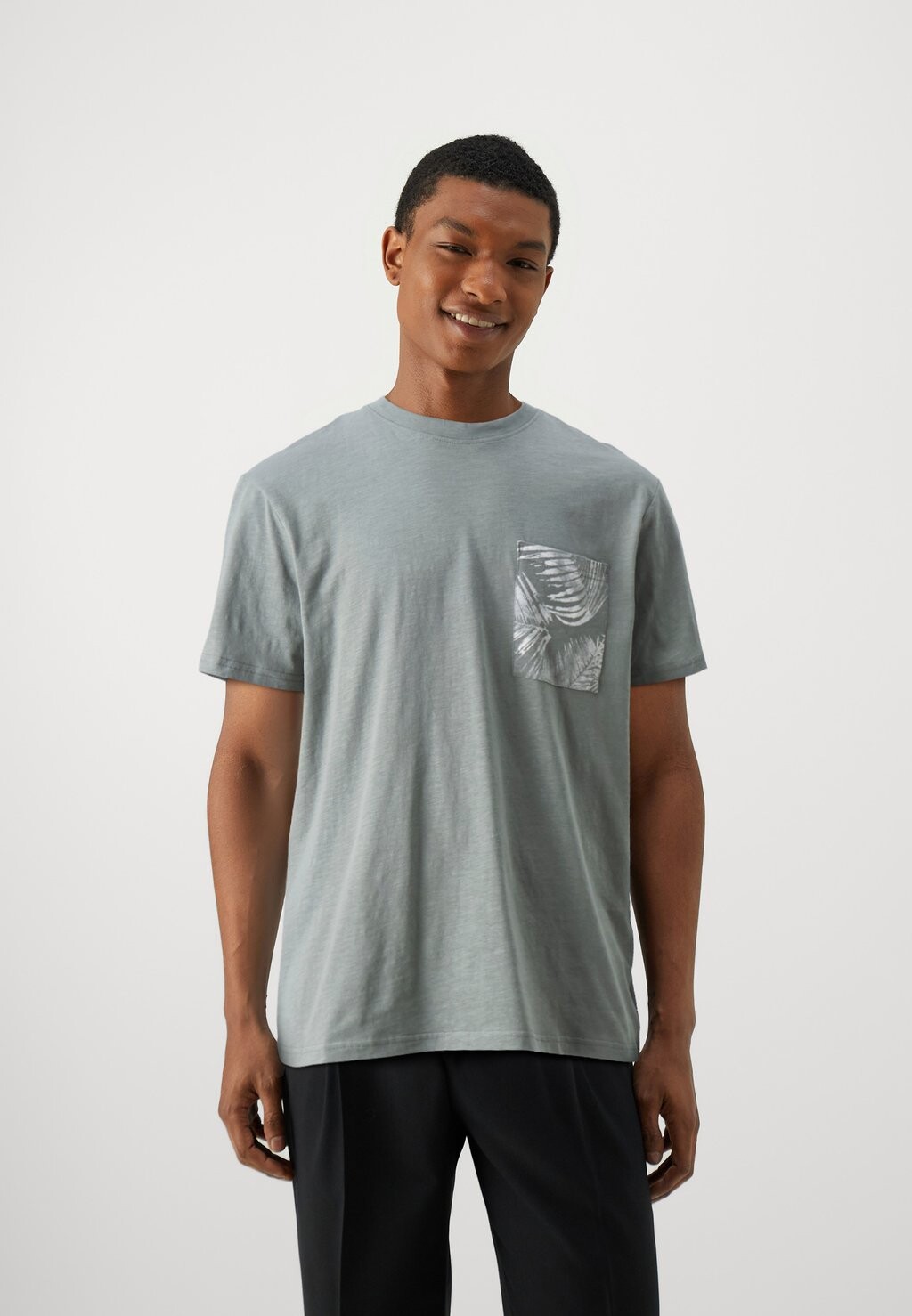 

Футболка с принтом ONSPERRY LIFE LEAF POCKET TEE Only & Sons, серый