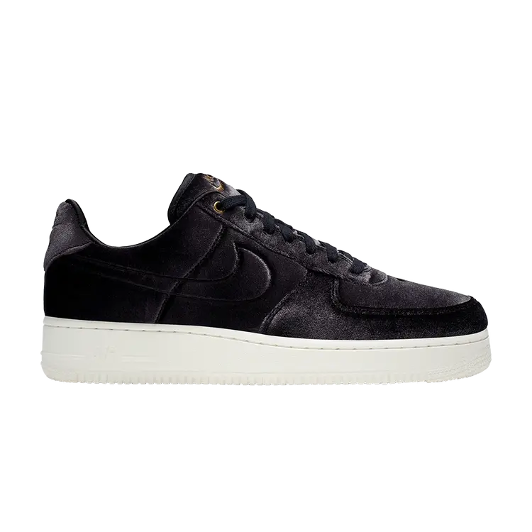 

Кроссовки Nike Air Force 1 Low '07 Premium 'Black Velour', черный
