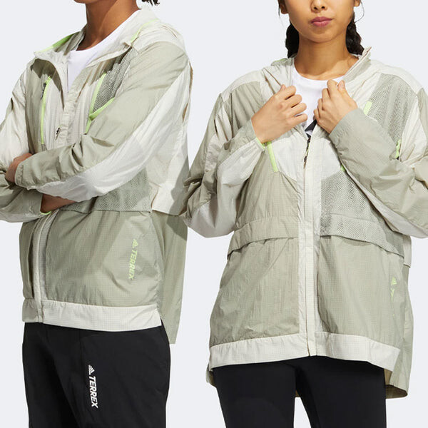 Куртка adidas TERREX U VOYG LIGHT WB Outdoor Sports Hooded Jacket Couple Style light grey, мультиколор — фото 2