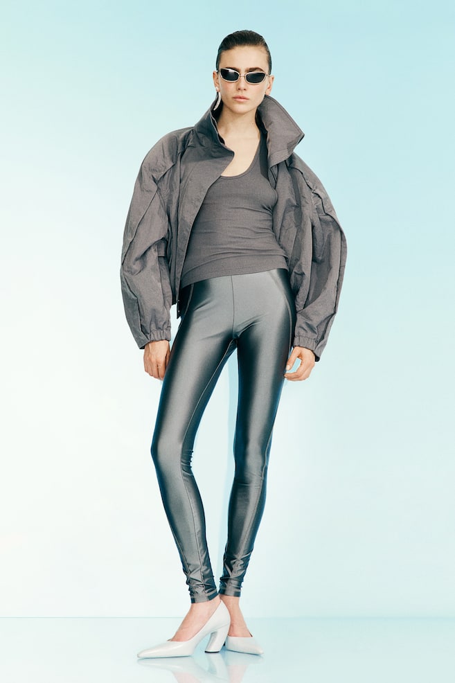 

Топ из вискозы в рубчик H&M, серый