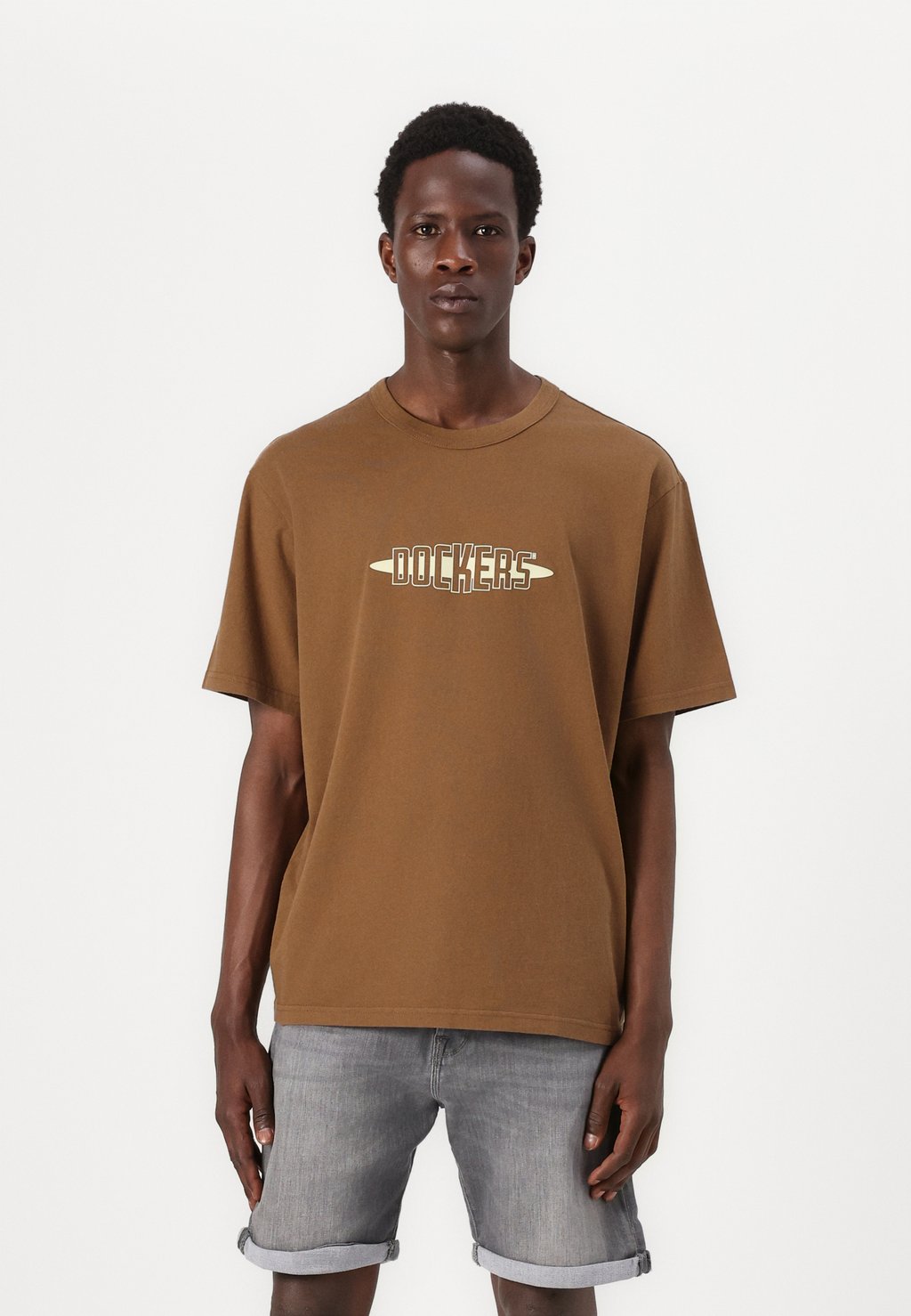 

Футболка с принтом RELAXED TEE DOCKERS, коричневый